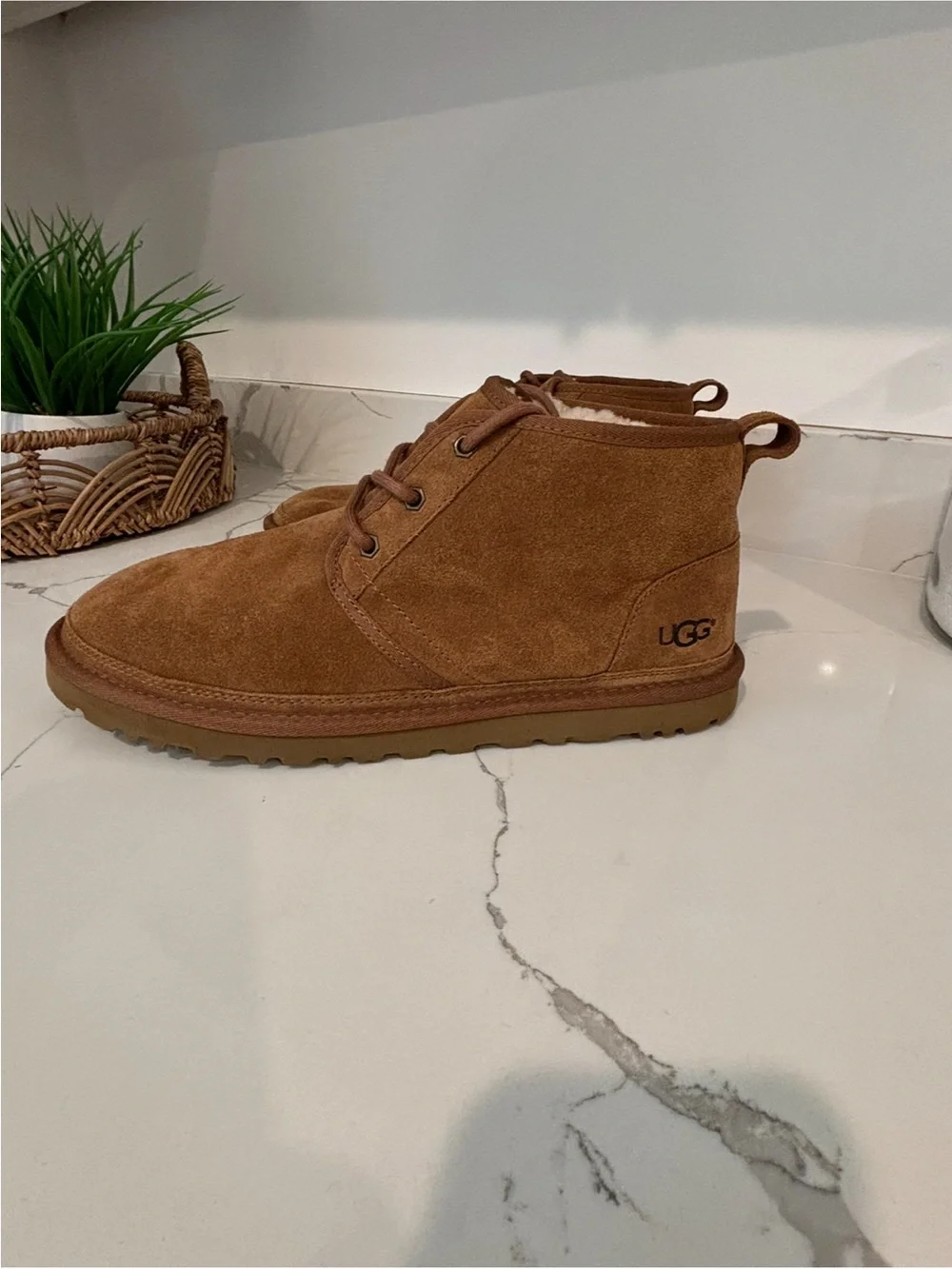 UGG Neumel Chukka Boots in Chestnut Suede Mens Size 11 Lace Up Casual